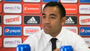 Marco Fabián durante una conferencia de prensa