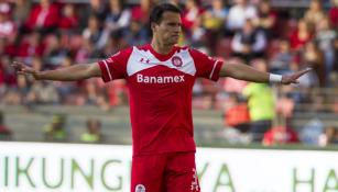 Aarón Galindo en un partido con el Toluca