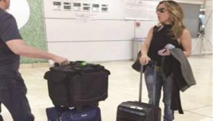Kate del Castillo llega al aeropuerto de Guadalajara
