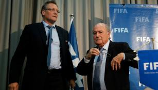 Valcke, junto a Blatter, en un evento de la FIFA