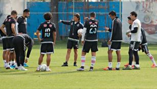 Reunión de Almeyda con sus jugadores