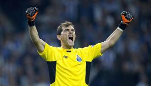 Iker Casillas en un partido con el Porto 