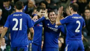 Los futbolistas del Chelsea celebran una anotación