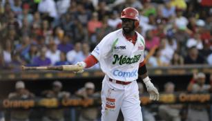 Justin Greene durante juego en la Serie del Caribe 