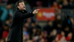 Luis Enrique dando instrucciones en un duelo del Barcelona