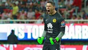 Hugo González festeja uno de los tantos del América