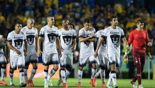 Jugadores de Pumas tras el juego contra Tigres de la J10 del C2016