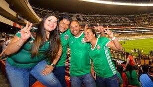 Aficionados de México previo al juego contra Canadá 