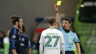 Maximilian Arnold es amonestado contra Real Madrid