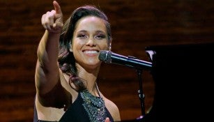 Alicia Keys durante una presentación musical