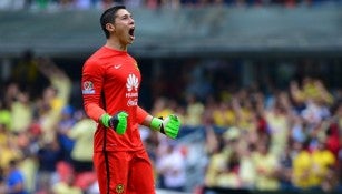 Hugo González festeja gol de América