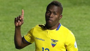 Enner Valencia festeja con la selección de Ecuador