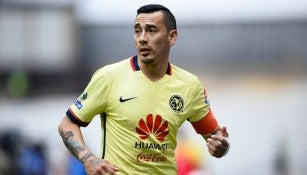 Sambueza durante un partido del América