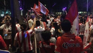 Aficionados del Necaxa, reunidos en el Ángel de la Independencia