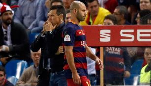 Mascherano abandona el campo en juego del Barcelona