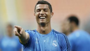 Ronaldo sonríe en práctica del Real Madrid