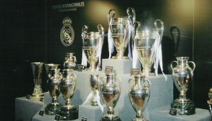 Algunos de los muchos trofeos de los merengues