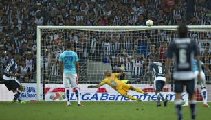 Cardona vuela penalti contra Pachuca