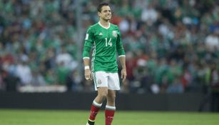 Chicharito hace gesto en juego de México contra Canadá 