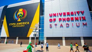 La entrada al estadio de la Universidad de Phoenix