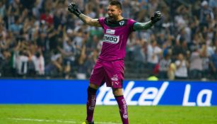 Jonathan Orozco celebrando un tanto de Rayados