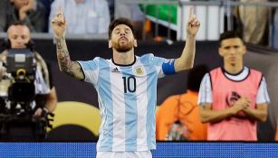 Messi festeja el gol contra la Vinotinto