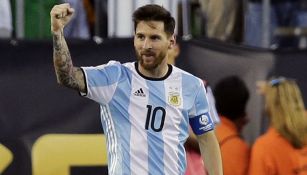 Messi festeja anotación contra Venezula; su cuarto en la Copa América Centenario