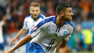 Graziano Pellé celebra un gol con Italia