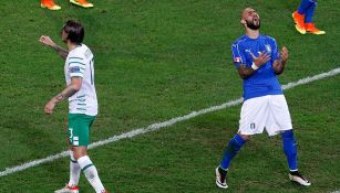 Siimone Zaza se lamenta un fallo con Italia