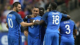 Jugadores de Francia festejan un gol en la Euro