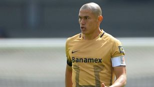 Darío Verón en un partido de Pumas