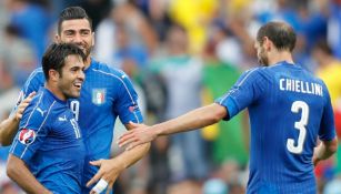 Los jugadores italianos celebran una anotación