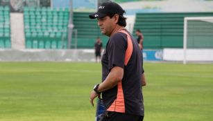 José Cardozo, técnico de Jaguares, en un entrenamiento del conjunto chiapaneco