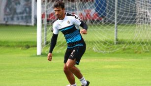 Oswaldo Alanís durante un entrenamiento con Chivas