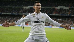 James Rodríguez festeja una anotación con Real Madrid