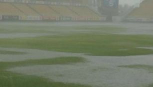 La cancha del Banorte completamente inundada