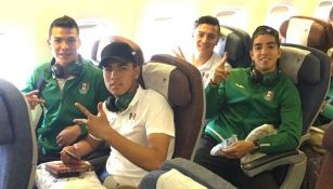 Jugadores del Tri Sub 23 en el avión rumbo a Río