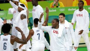 Jugadores de Estados Unidos tras el partido contra Francia