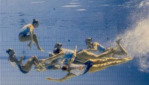 Equipo de Rusia realizando su coreografía de nado sincronizado en Río 2016