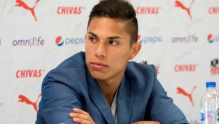 Salcedo, durante una conferencia de prensa con Chivas 