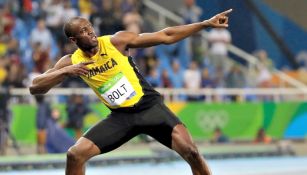 Usain Bolt festeja su medalla Usain Bolt festeja el Oro en la Final de los 200m Río 2016oro en la Final de los 200m Río 2016