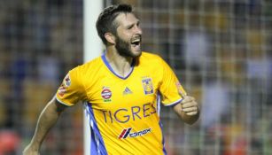 Gignac festeja una anotación con Tigres