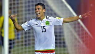 Héctor Moreno festeja su gol contra El Salvador