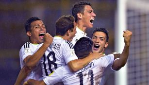 Jugadores del Tri celebran un gol contra El Salvador