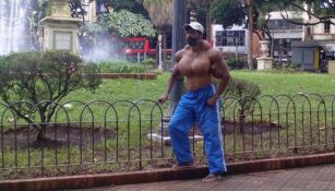 'Hulk' visita los parques para exhibir sus músculos