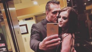 Alberto del Río, muy cariñoso con Paige