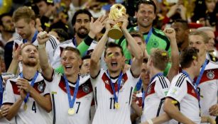 Miroslav Klose levanta la Copa del Mundo en Brasil 2014