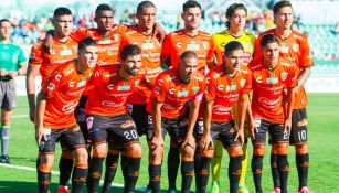 Jugadores de Chiapas posan previo al duelo contra Gallos