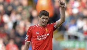 Gerrard se despide de la afición tras un juego del Liverpool