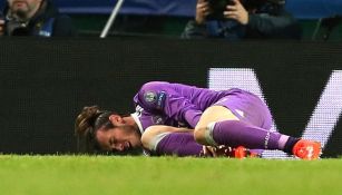 Gareth Bale se duele en el juego contra Sporting